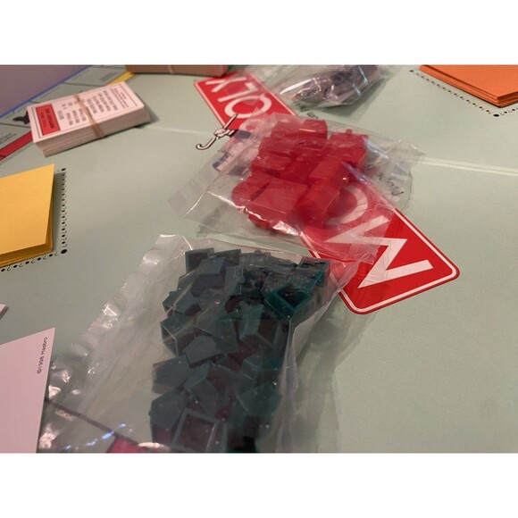 1998 Monopoly Board Game Parker Brothers w/ New Moneybag token Some Parts Unused - Picture 9 of 16